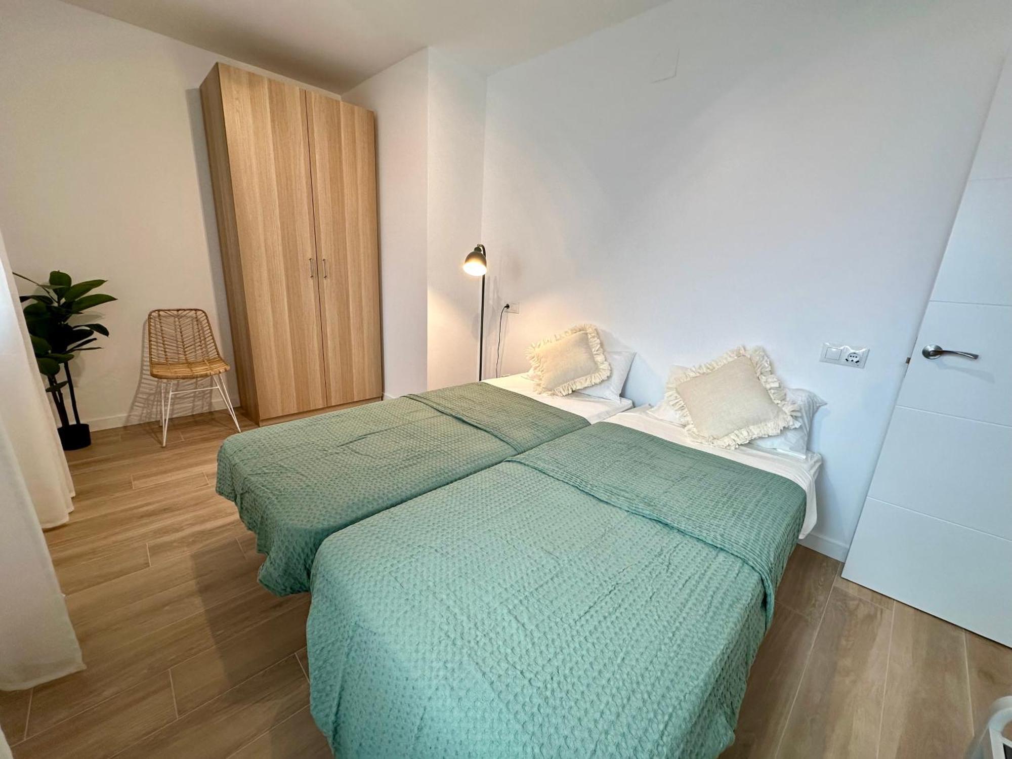 Atico Con Solarium Y Bbq Cerca Del Centro 6 Pax Apartment Malaga Exterior photo