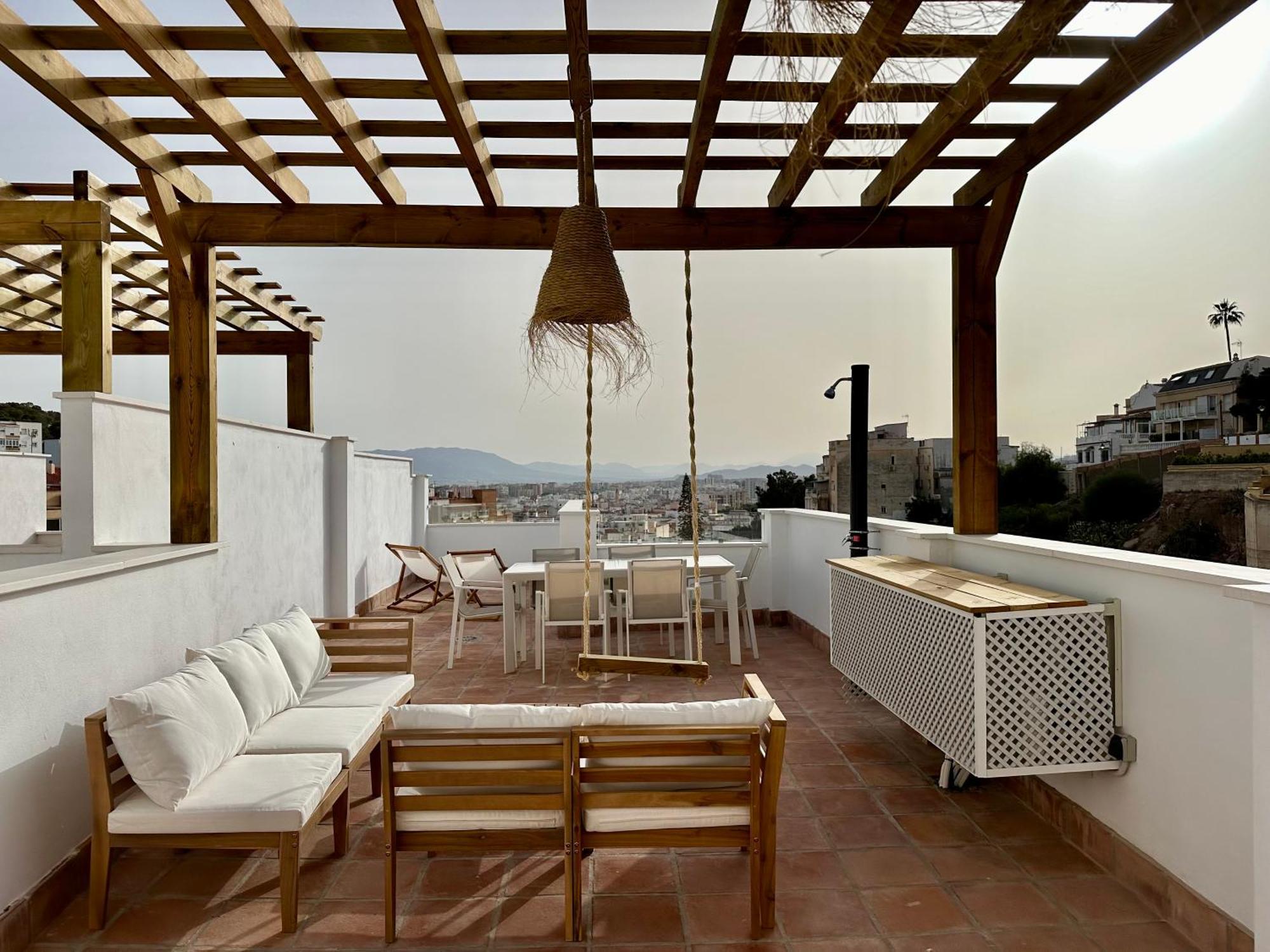 Atico Con Solarium Y Bbq Cerca Del Centro 6 Pax Apartment Malaga Exterior photo