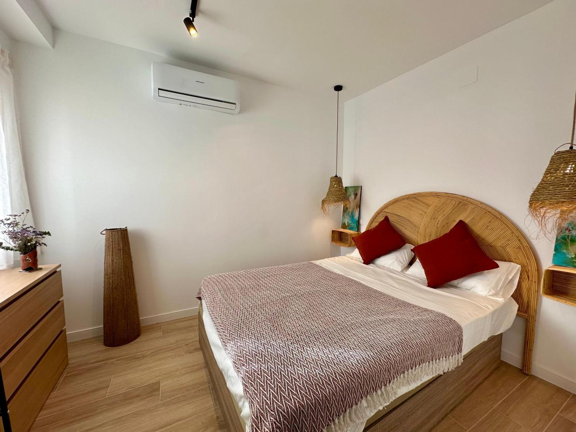Atico Con Solarium Y Bbq Cerca Del Centro 6 Pax Apartment Malaga Exterior photo
