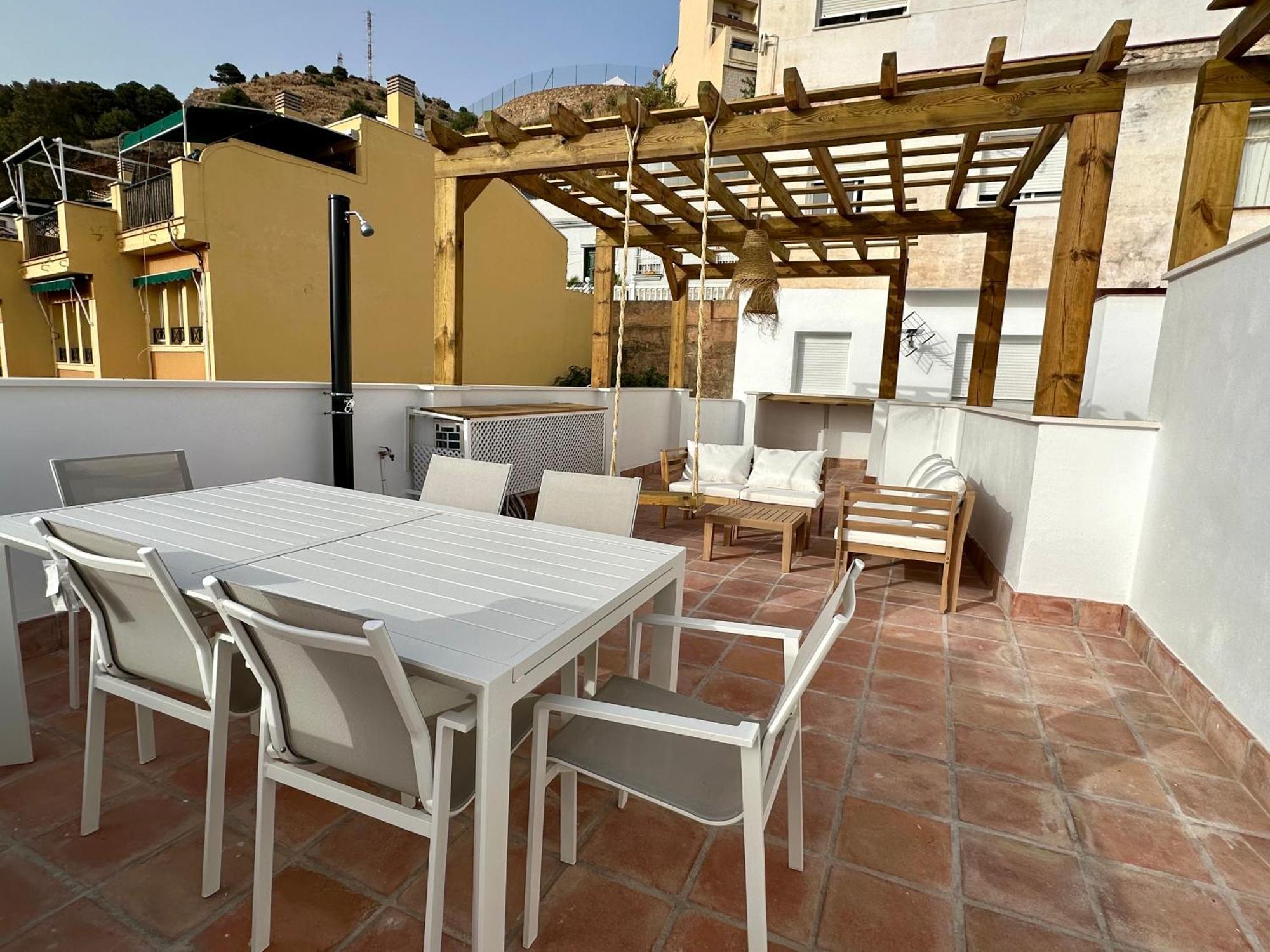 Atico Con Solarium Y Bbq Cerca Del Centro 6 Pax Apartment Malaga Exterior photo