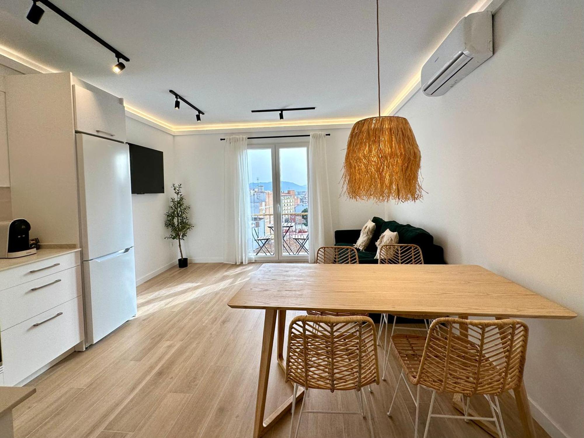 Atico Con Solarium Y Bbq Cerca Del Centro 6 Pax Apartment Malaga Exterior photo